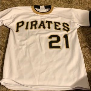 10 for $20 😍Pirates shirt